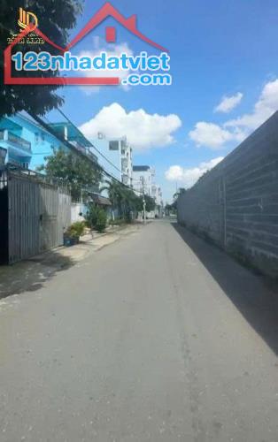 Nhà 3 Tầng 5,3×22 Khu 38hecta Phan Văn Hớn Tân Thới Nhất Q12 10,7 Tỷ bớt Lộc - 2