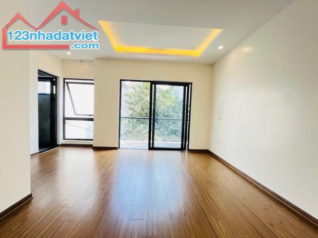 Bán nhà Hoàng Mai - nhà mới ngõ thông tứ phía thuận tiện , dt 35M giá 8.3 tỷ SĐCC - 1