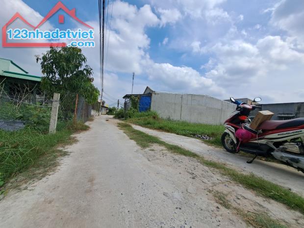 Đất mặt tiền đường Bê Tông, 4x24 ( 96m2), xây nhà ở, 1 sẹc đường Nhựa Mười Thứ, giá 895 t