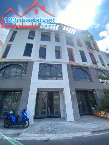 NHÀ MẶT TIỀN KÊNH TÂN HÓA – P.14, Q.6 – VỊ TRÍ ĐẸP, NHÀ XÂY MỚI, CÓ THANG MÁY – GIÁ TỐT