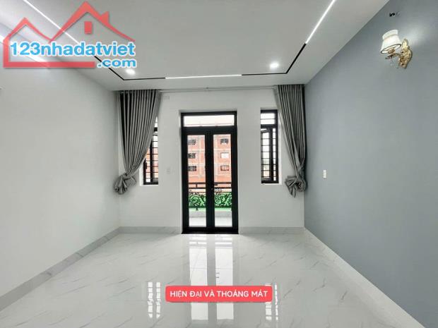 Giảm giá 100 triệu Cần bán nhà  3,5 tấm , dt 4x14,  ODT, 56M2  chỉ 6,25tỷ - 3
