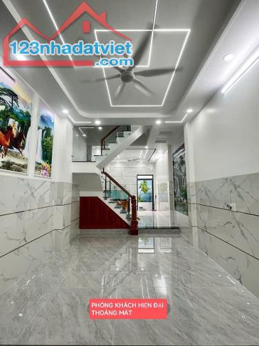 Giảm giá 100 triệu Cần bán nhà  3,5 tấm , dt 4x14,  ODT, 56M2  chỉ 6,25tỷ - 4