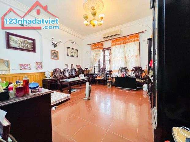 BÁN NHÀ PHỐ MINH KHAI, HAI BÀ TRƯNG, ĐẦU TƯ XÂY TÒA, CHIA LÔ, DT 154M2*MT 8M* GIÁ 20.7 TỶ