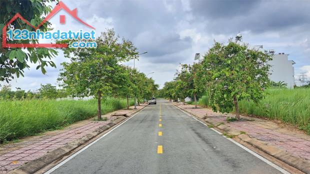 Lô góc KDC Bộ Công An, Phạm Hữu Lầu, 81 triệu/m, cạnh sông