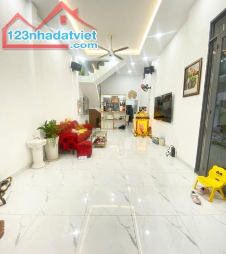 Nhà Đẹp Mặt Tiền Nguyễn Bá Tòng, 3 tầng, Tân Bình, 4x14m, 60m2, nhỉnh 10 tỷ TL