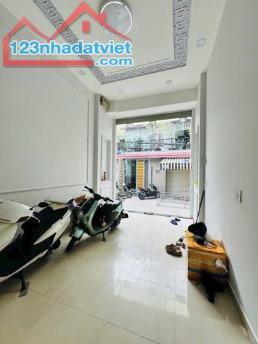 Nhà HXH Đông Hồ P8 Tân Bình - 4 tầng - Chỉ 6.799 tỷ