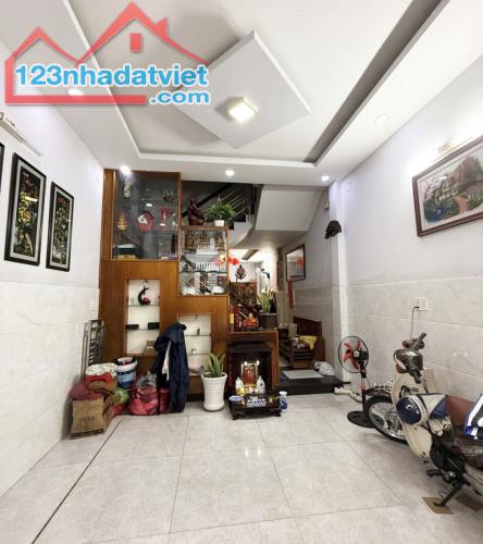 Nhà đẹp 4 tầng, Lạc Long Quân, Tân Bình, 4x12m, 46m2, chỉ 6.9 tỷ TL