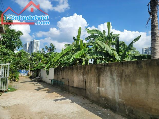 Cần bán gấp lô đất cần bán ở Đường nguyễn Xiển, Long Thạnh Mỹ, Quận 9