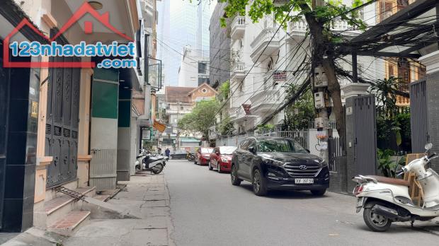Bán nhà 5 tầng 42m2 phố Đào Tấn,Ba Đình, Oto đỗ cửa, 50m ra phố, Ngõ thông, Kinh doanh tốt
