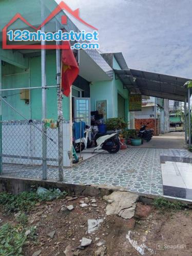 BÁN DÃY TRỌ 8 CĂN ĐANG CHO THUÊ 16TR/THÁNG..SỔ HỒNG RIÊNG, HẺM XE HƠI