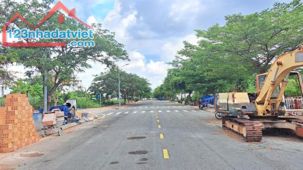 Lô góc KDC Bộ Công An, Phạm Hữu Lầu, 81 triệu/m, cạnh sông - 2