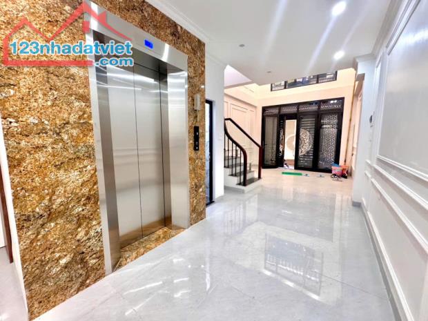 BÁ.N NHÀ ĐỊNH CÔNG THANG MÁY 6 TẦNG  OTO ĐỖ CỬA- NHÀ MỚI Ở NGAY - 1