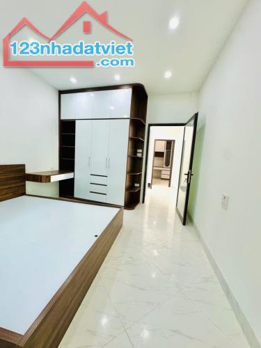 BÁ.N NHÀ ĐỊNH CÔNG THANG MÁY 6 TẦNG  OTO ĐỖ CỬA- NHÀ MỚI Ở NGAY - 3