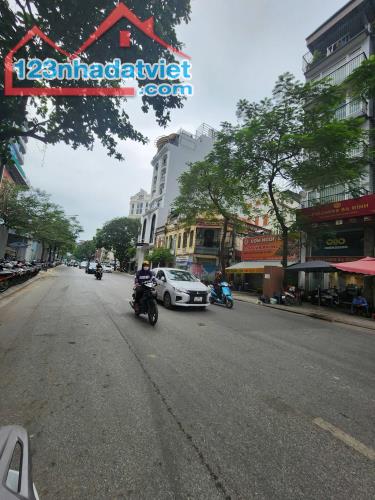 VIP Bán Tòa nhà MP Nguyễn Thái Học, Đống Đa, 150m2, KD-VP, 9T Thang máy, 75 tỷ