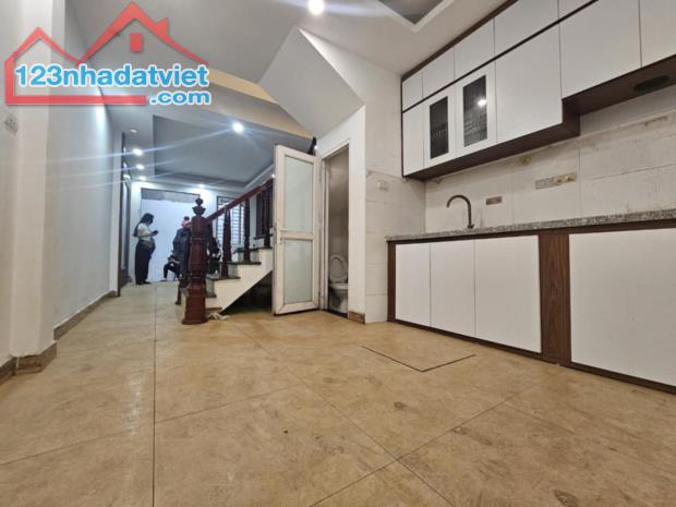 BÁN NHÀ ĐỊNH CÔNG 5 TẦNG 4 NGỦ NỘI THẤT ĐẸP 6.3 TỶ - 3