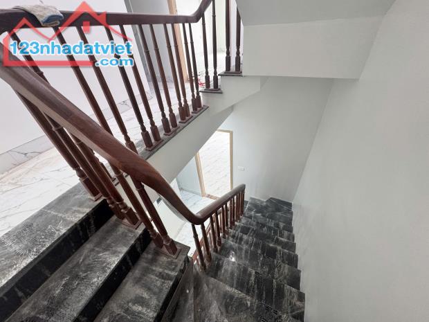 Bán Gấp nhà liền kề 3 tầng Mới xây đẹp, full nội thất , oto vào tận đất Quốc Oai. - 4