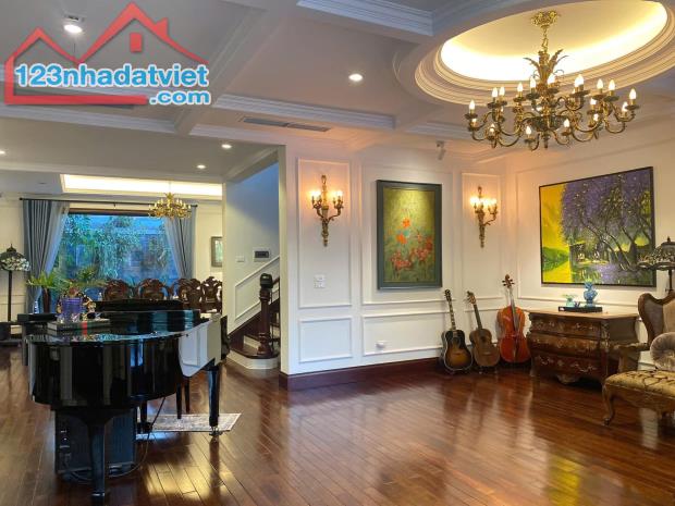 HÀNG HIẾM !!! BÁN KHÁCH SẠN PHỐ TRÍCH SÀI 215M2 - 10M MẶT TIỀN - 20M RA HỒ TÂY - 88.9 TỶ - 2