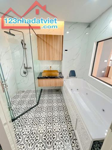 HÀNG HIẾM !!! BÁN KHÁCH SẠN PHỐ TRÍCH SÀI 215M2 - 10M MẶT TIỀN - 20M RA HỒ TÂY - 88.9 TỶ - 4