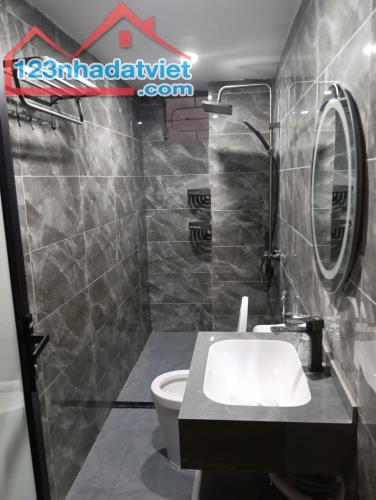 Hạ 1 tỷ nhà 50m ra phố Lạc Long Quân Cầu Giấy ngõ to thông 5T 48m2 MT 5.2m đủ nội thất - 5