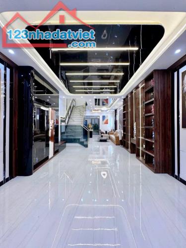NHÀ PHỐ 1 TRỆT 2 LẦU - TRỤC CHÍNH ĐƯỜNG D1 KDC HỒNG LOAN - 1