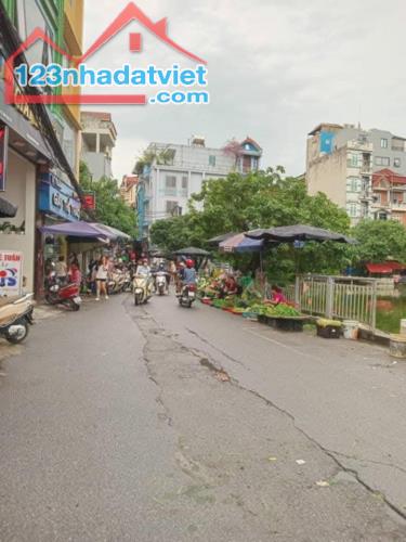 BÁN NHÀ ĐẠI TỪ HOÀNG MAI 7.4TỶ 42M NHÀ ĐẸP 5 TẦNG TRƯỚC NHÀ SH QUAY ĐẦU QH NGON