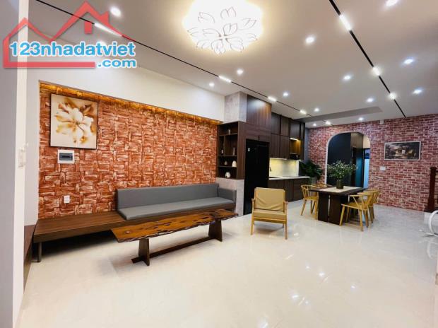 Nhà 2 Tầng Siêu Đẹp Đường Thu Bồn.( Thanh hải nối dài) chỉ cách đường chính 30m . - 1