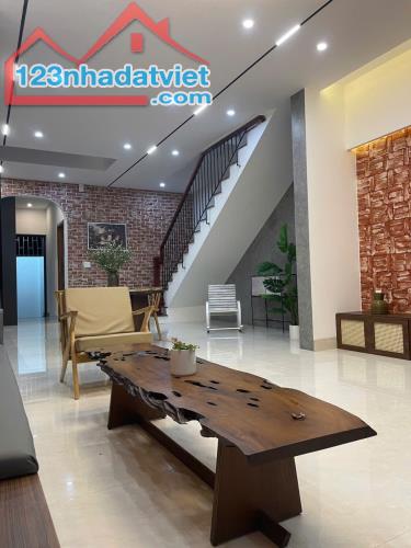 Nhà 2 Tầng Siêu Đẹp Đường Thu Bồn.( Thanh hải nối dài) chỉ cách đường chính 30m . - 3