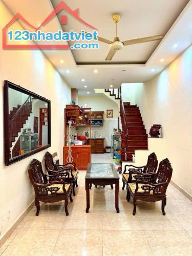 BÁN NHÀ NGUYỄN CHÍ THANH - PHÂN LÔ - Ô TÔ TRÁNH - 36M2 - 5 TẦNG - 3.6M MẶT TIỀN - 17.5 TỶ