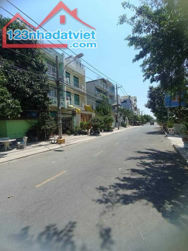 Mặt tiền kinh doanh Phạm Thế Hiển 6x20 đúc 4 tầng chỉ 10 tỷ 8