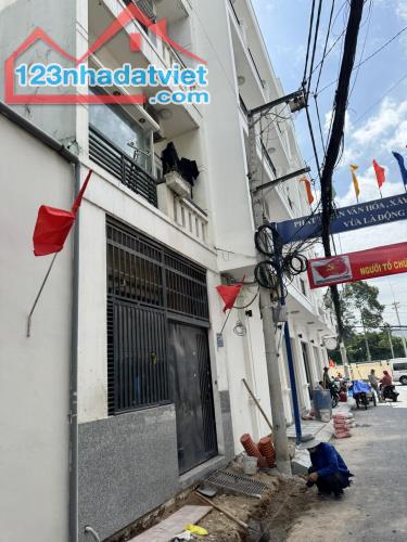 NHÀ BÁN CÁCH MT HOÀNG HOA THÁM 1 CĂN,  P13, TÂN BÌNH, 4 TẦNG – (4,5M X 12,5), CHỈ 11.X TỶY