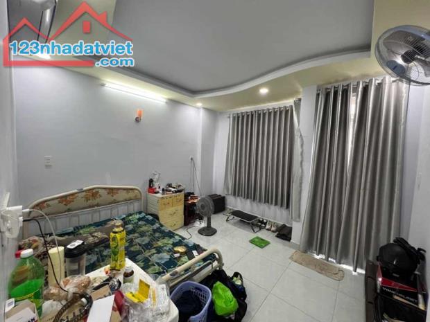 💥 NHÀ ĐẸP GẦN MẶT TIỀN NGUYỄN VĂN QUÁ – HẺM RỘNG AN NINH – 2PN, 3WC – SỔ VUÔNG HOÀN CÔNG - 3