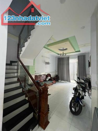 💥 NHÀ ĐẸP GẦN MẶT TIỀN NGUYỄN VĂN QUÁ – HẺM RỘNG AN NINH – 2PN, 3WC – SỔ VUÔNG HOÀN CÔNG - 4