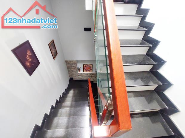 Nhà Đẹp - Hẻm xe hơi 6m - Kế Lê Văn Việt - Sổ nở hậu tài lộc - Hoàn công đủ - Chỉ 5 tỷ - 3