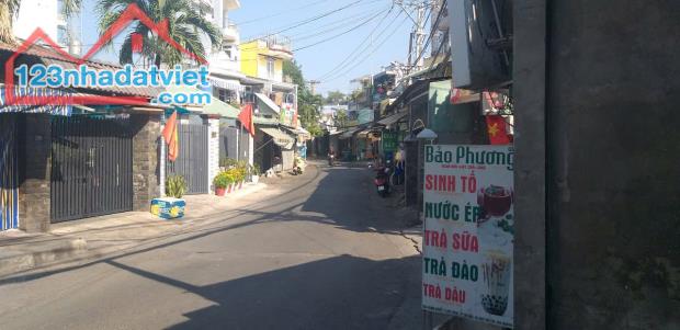 Nhà mặt tiền đường tân lập 1 hiệp phú DT 160m khu tiện ích