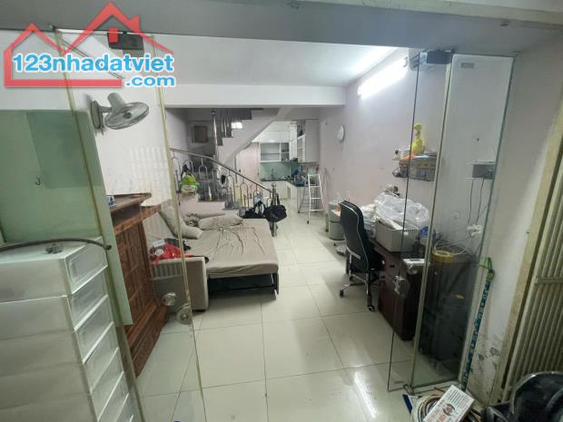 Cho thuê nhà nguyên căn ngõ 509 Vũ Tông Phan, 2 tầng, 40m2, 2 ngủ, 7.5 Triệu KD online,