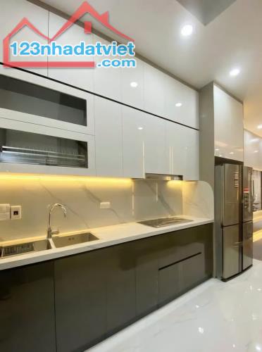 Cho thuê nhà nguyên căn ngõ 168 Kim Giang, 5 tầng x 38m2, 5 ngủ, 15 Triệu ở gia đình - 1