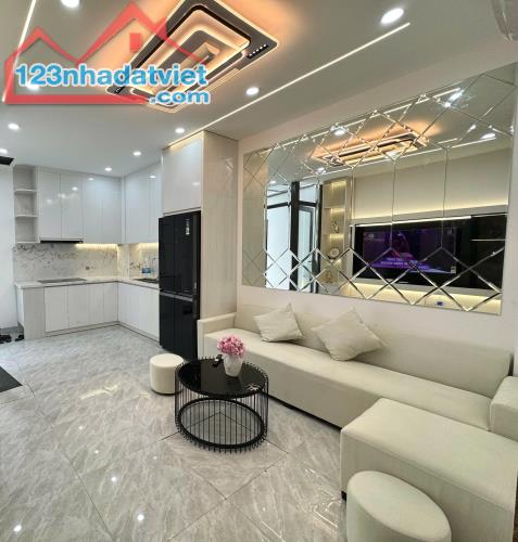 Cần bán nhà Định Công Hạ ô tô đỗ cổng, thang máy,  quận Hoàng Mai
