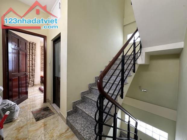 CƠ HỘI SỞ HỮU CĂN NHÀ GIỮA LÒNG QUẬN 11 – GIÁ THÍCH HỢP CHO NHÀ ĐẸP GIỮA KHU PHỐ ẨM THỰC