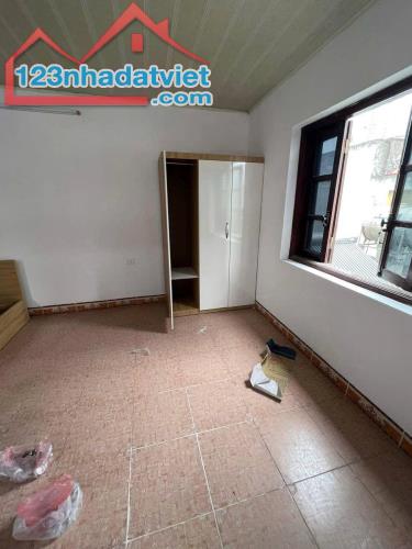 Chính chủ bán nhà ngõ kinh doanh, ô tô thông, nở hậu,  Ngã Tư Sở,  Đống Đa. DT: 53m2 – 5