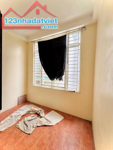 Bán nhà riêng tại Bạch Mai, 5,5 tỷ, 28m2, 2PN, 3WC Nhà dân xây trước nhà 3m cách phố 44m - 1