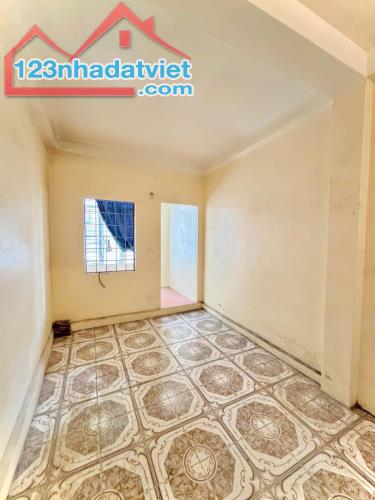 Bán nhà riêng tại Bạch Mai, 5,5 tỷ, 28m2, 2PN, 3WC Nhà dân xây trước nhà 3m cách phố 44m - 3