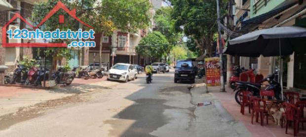 Nhà Đền Lừ phân lô ô tô vòng quanh, kinh doanh 46m2 - 5 tầng 14 tỷ - 4