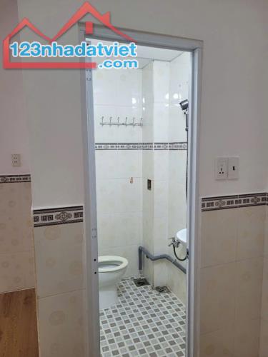 SÁT MẶT TIỀN TRUNG TÂM Q4 
NGANG 3.5 NỞ 3.8 DÀI 9 
HƠN 2 TỶ - 4