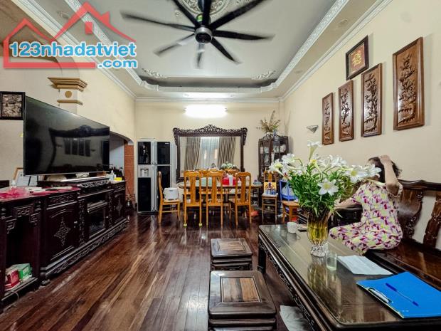 Bán nhà Đại Kim, 80m2, lô góc, 2 mặt đường ô tô tránh. Nhà đẹp ở ngay - 2