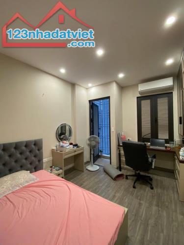 Bán nhà dân xây Đống Đa 45m, 5 tầng, 12.8 tỷ, ô tô, phân lô cán bộ, 2 thoáng - 3