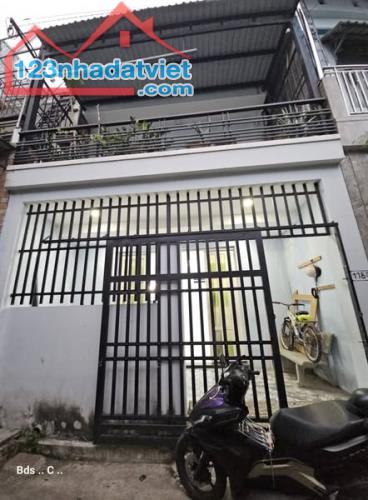Nhà sổ riêng lầu trệt Kp Đông Ba,- Phường Bình Hòa. - lh 03548300108 e đoàn xem nhà