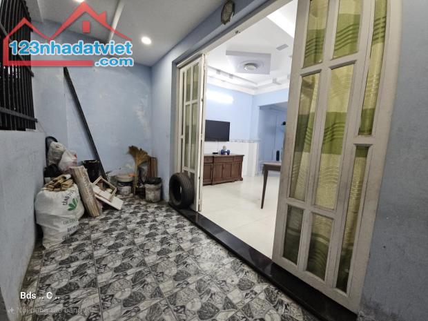 Nhà sổ riêng lầu trệt Kp Đông Ba,- Phường Bình Hòa. - lh 03548300108 e đoàn xem nhà - 3