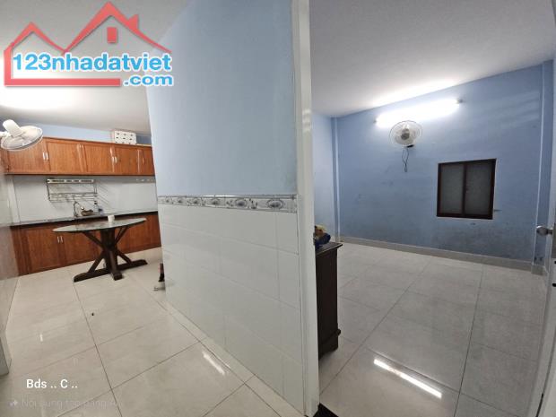 Nhà sổ riêng lầu trệt Kp Đông Ba,- Phường Bình Hòa. - lh 03548300108 e đoàn xem nhà - 4