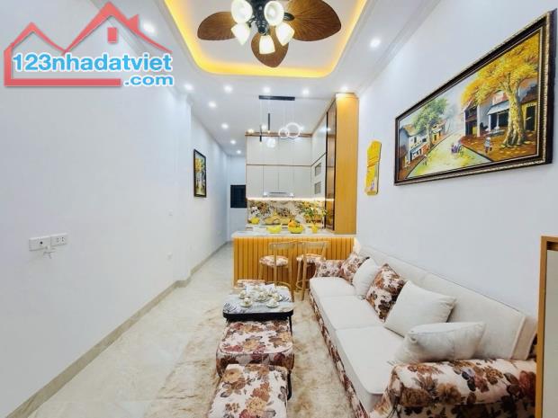 SIÊU PHẨM PHÂN KHÚC 5 TỶ – NHÀ ĐẸP FULL NỘI THẤT – NGÕ RỘNG – GẦN Ô TÔ – CHỈ VIỆC Ở LUÔN