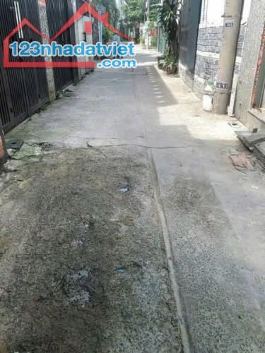 !! Bán Gấp Căn Nhà 96m2 sổ hồng riêng 840tr ở Bà Điểm Hóc Môn - 2
